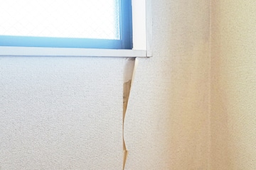 壁紙の剥がれ